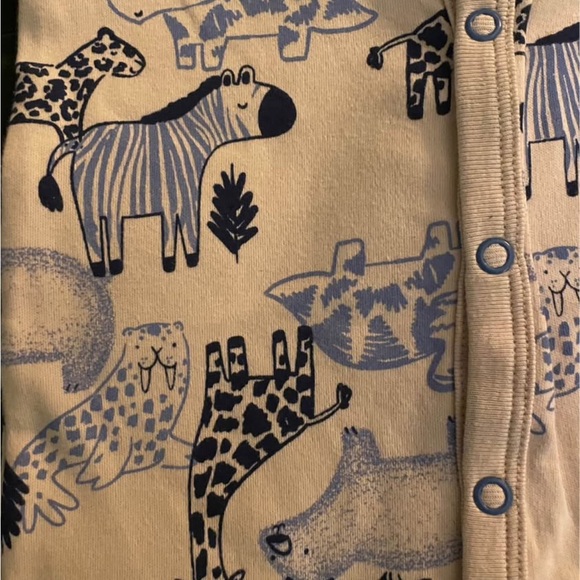 New Carter's Beige and Blue Safari Print Onesie - 9 Months - Picture 2 of 6